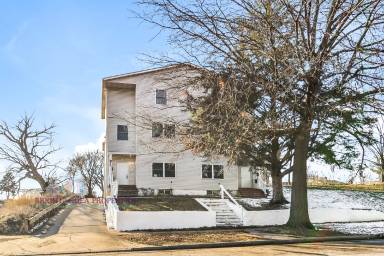 Main picture of 863 Clark St