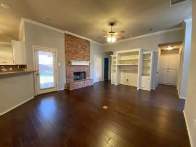 Main picture of 1910 77th Pl