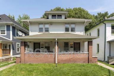 Main picture of 1125 N Dearborn St