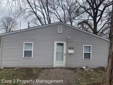 Main picture of 2828 S Hoover Ave