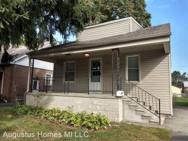 Main picture of 339 E Maplehurst St