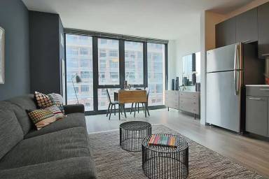 Main picture of 629 N Wells St