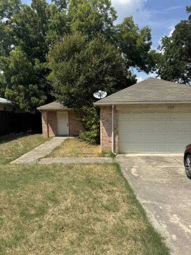 Main picture of 8220 Downe Dr