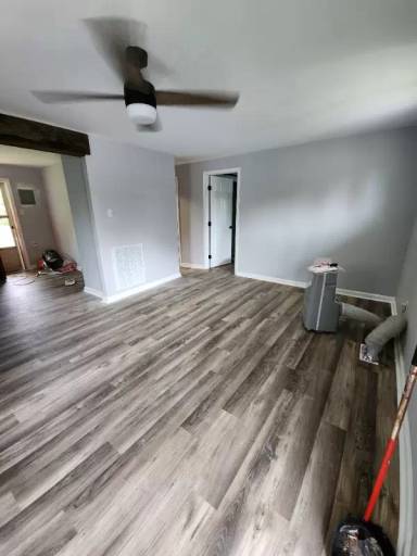 Main picture of 415 Carver Cir