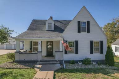 Main picture of 5410 Simpson St