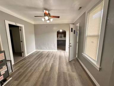 Main picture of 1307 Noble St