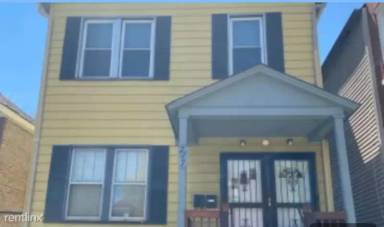 Main picture of 727 E 92nd Pl