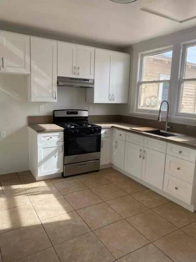 Main picture of 301 W C St