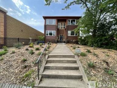 Main picture of 722 Grand Ave