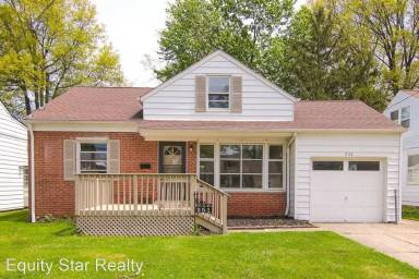 Main picture of 251 E 255th St