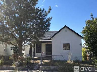 Main picture of 1106 W 11th St