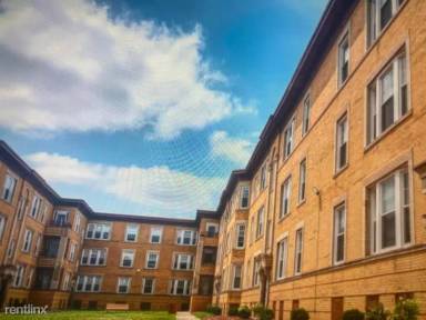 Main picture of 4616 S Lake Park Ave