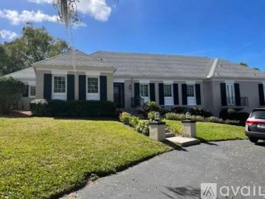Main picture of 11 Ambleside Dr