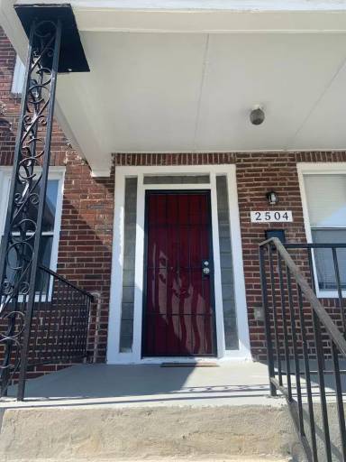 Main picture of 2504 W Franklin St
