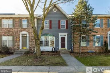 Main picture of 8010 Harbor Pl
