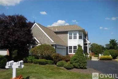 Main picture of 18 Cypress Point Ln
