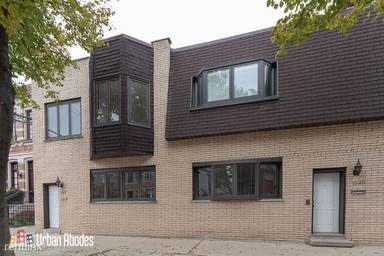 Main picture of 1347-49 W Melrose St