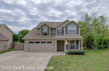 Main picture of 220 E Johnson Cir