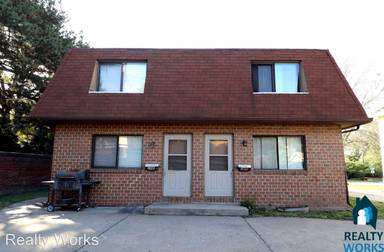Main picture of 2410 South St