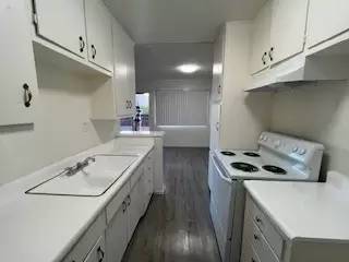 Main picture of 915 N Wilton Pl