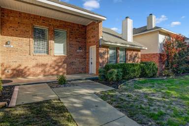 Main picture of 7640 Kings Ridge Rd