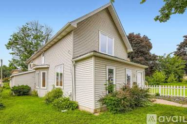 Main picture of 236 11th Ave S