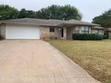 Main picture of 105 W Driftwood Dr