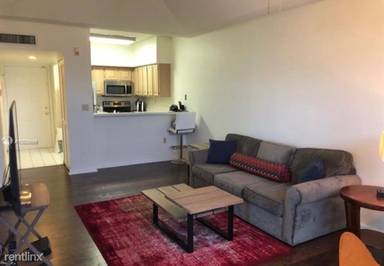 Main picture of 950 University Dr