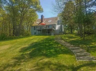 Main picture of 13 Great Hill Rd