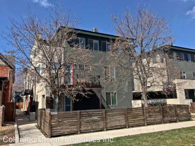 Main picture of 1883 Vine St