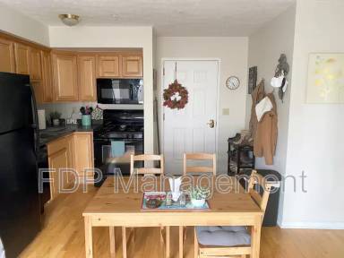 Main picture of 660 East Ave