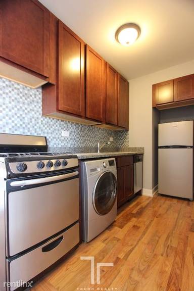 Main picture of 550 W Arlington Pl Apartments