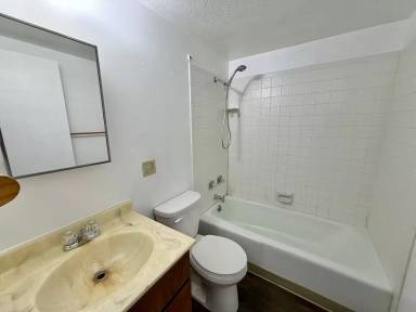 Main picture of 139 W Forest St