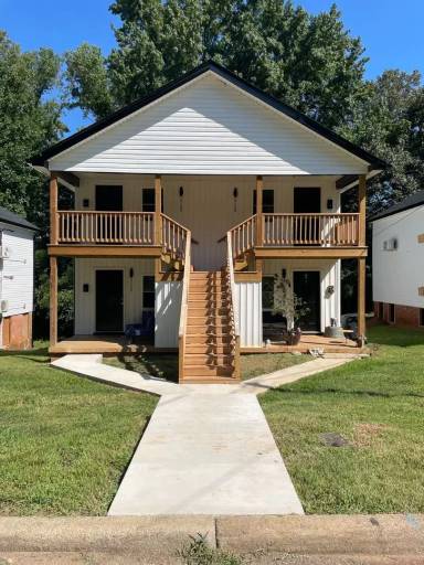 Main picture of 316 Hughes St