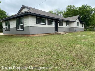 Main picture of 1101 W Lone Star Ave