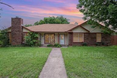 Main picture of 3013 Timothy Ln