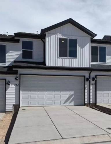 Main picture of 543 S May Dr