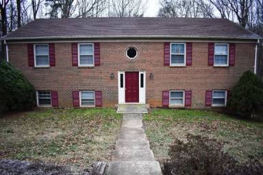 Main picture of 154 Lee Pl