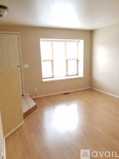 Main picture of 6249 Colony Cir