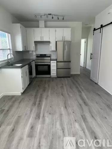 Main picture of 3915 Clarke St
