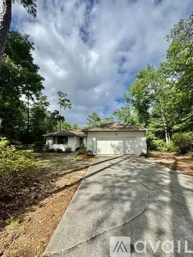 Main picture of 303 Long Leaf Dr