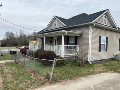 Main picture of 709 Rauhut St