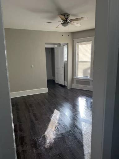 Main picture of 2428 W Mineral St