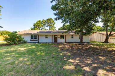 Main picture of 2212 Ridge Ln