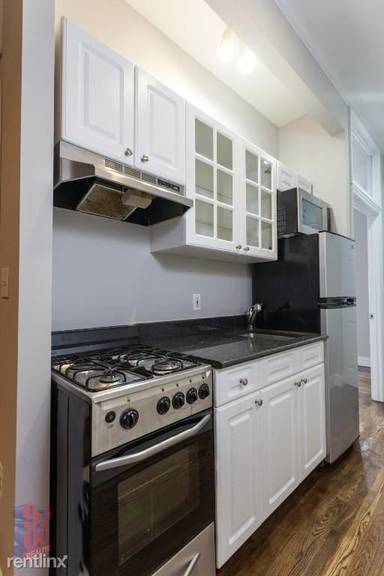 Main picture of 336 E 18th St