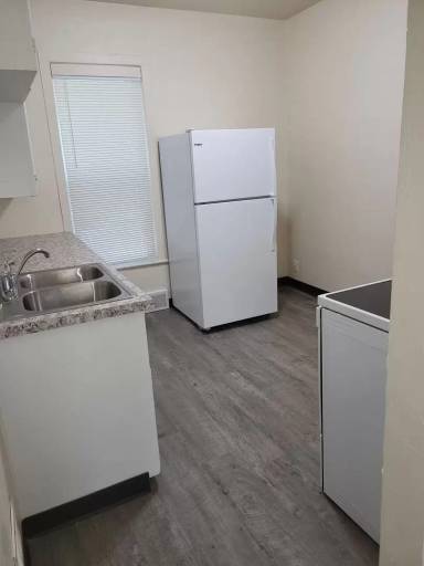 Main picture of 806 Dousman St