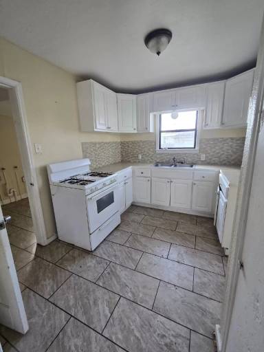 Main picture of 4309 Christie St