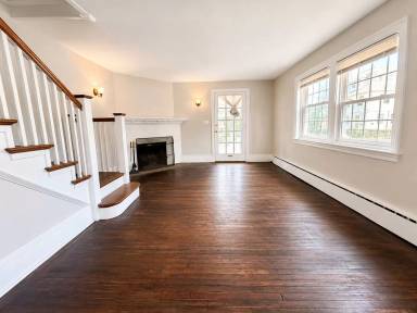 Main picture of 24 Chestnut Ave