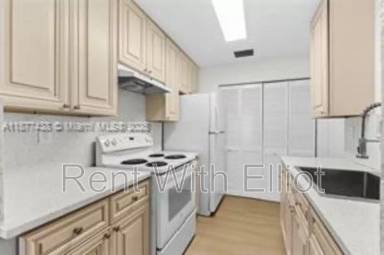Main picture of 5629 Taft St
