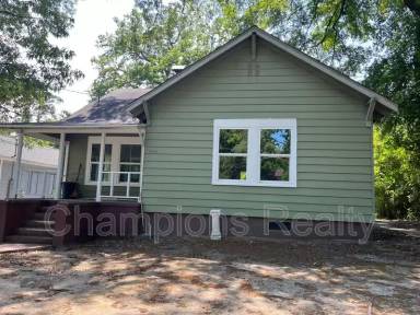 Main picture of 2350 Huggins St
